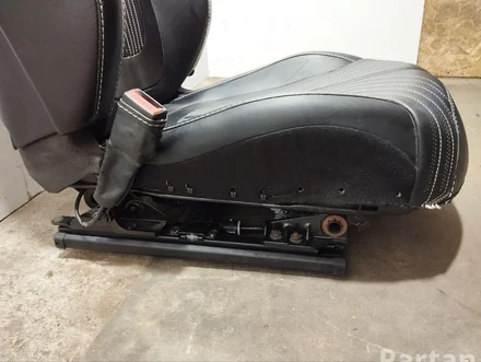 Aston Martin DB11 (AM5) 2019 Driver seat