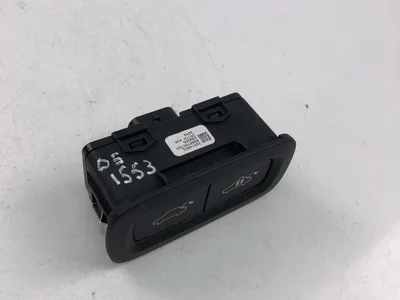 Volvo 31674801 XC60 II (246) 2020 Boot lid/tailgate button