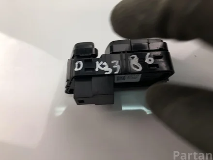 Volvo 31489630 XC60 II (246) 2020 Memory switch for seat adjustment