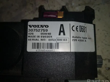 Volvo 30752759 XC90 I 2005 Multimedia interface box with control unit