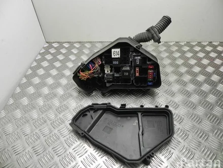 Porsche 7L0 937 576 B / 7L0937576B CAYENNE (92A) 2012 Fuse Box