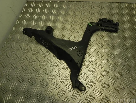 Audi 8P4 807 377 B / 8P4807377B A3 Sportback (8PA) 2010 Bracket for bumper Left Rear
