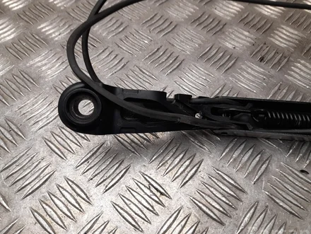 Audi 4KL 955 405 A, 4KL 955 407 A / 4KL955405A, 4KL955407A Q8 e-tron 2023 Ramię wycieraczki z przodu z lewej