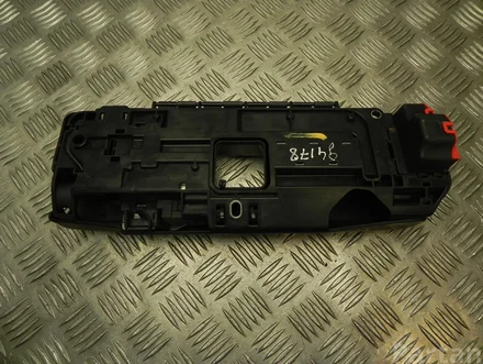 Ford 6C1T-14A076-E / 6C1T14A076E TRANSIT Bus 2012 Fuse Box