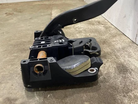 Aston Martin 4G43-2450-BE / 4G432450BE Vantage Coupe 2009 Brake Pedal