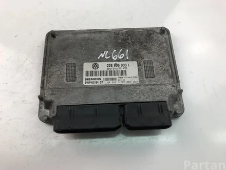 Volkswagen 03E906033L POLO (9N_) 2011 Control unit for engine