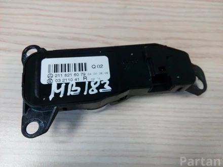 Mercedes-Benz A 211 821 60 79 / A2118216079 E-CLASS (W211) 2006 Switch for electrically operated rear view mirror