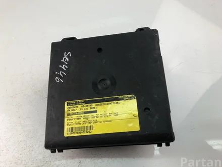 Volkswagen 6Q2937049C GOLF V (1K1) 2007 Fuse Box