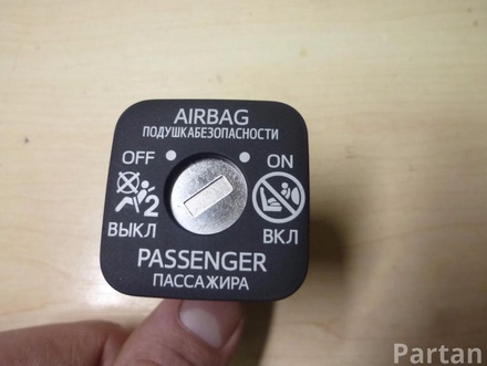 TOYOTA 209-1031 / 2091031 AURIS (_E18_) 2013 Interruptor para desactivar los airbags del pasajero