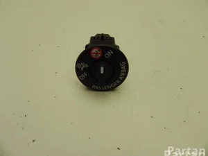 Renault 681995290R CLIO IV (BH_) 2014 Key switch for deactivating airbag