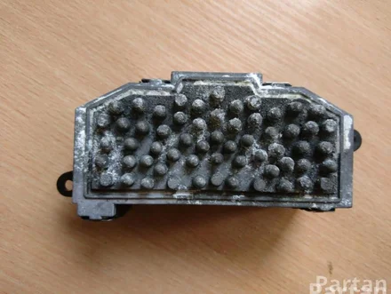 Audi 8K0 820 521 / 8K0820521 A4 (8K2, B8) 2008 Resistor