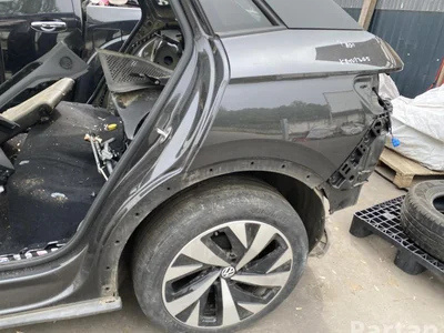 Volkswagen ID.4 2022 Kėbulo ketvirtis kairysis galinis