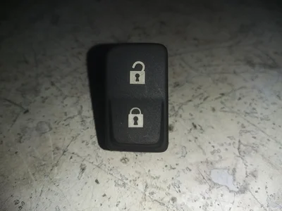 Volvo 65832 V50 (MW) 2005 Commutateur/ Bouton