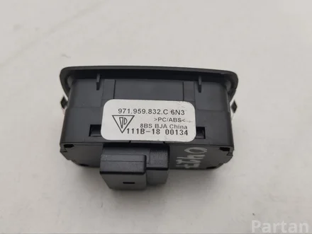 Porsche 971959832C PANAMERA (971) 2018 Boot lid/tailgate button