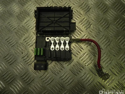 Volkswagen 1J0 937 550 AA / 1J0937550AA GOLF IV (1J1) 2001 Fuse Box