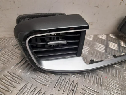 Kia 84830-J7800, 97480-J7900 / 84830J7800, 97480J7900 CEE'D (CD) 2018 Накладка приборный щиток вентиляция
