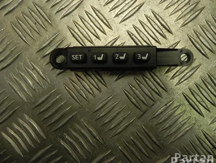 Lexus 15C343 RX (_L1_) 2009 Memory switch for seat adjustment