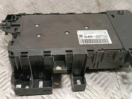 Ford USA DG9T14B476B, DG9T14B476C, DG9T14B476D, DG9T14B476E MUSTANG Coupe 2016 Fuse Box