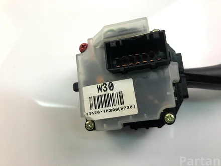 Kia 93420-1H300 / 934201H300 CEE'D (JD) 2012 Multi-switch colonne de direction