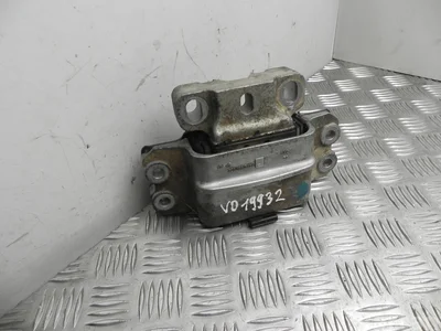 Volkswagen 3C0 199 555 P / 3C0199555P PASSAT (362) 2014 Подвеска двигателя