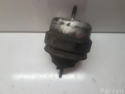 Audi 8D0199379 A8 (4D2, 4D8) 2001 Suspensión del motor