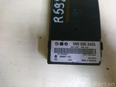 Škoda 5N0 035 342 G / 5N0035342G FABIA II (542) 2013 Multimedijos sąsaja su valdymo bloku