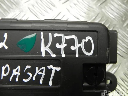 Volkswagen 3C0 937 548 / 3C0937548 PASSAT (3C2) 2006 Fuse Box