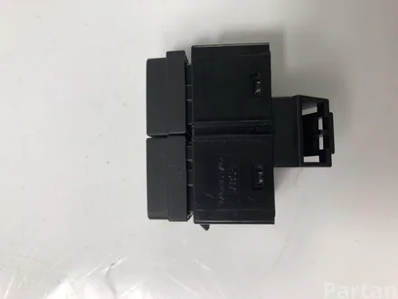 Volvo 31456156 XC40 2022 Safety switch for central locking system