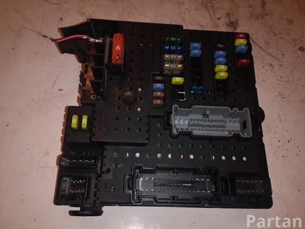 VOLVO 8676391 XC90 I 2003 Fuse Box