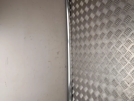 Tesla 1080746-00-F / 108074600F MODEL 3 2020 Накладка рамы окна слева сзади