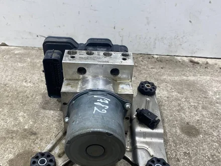 BMW 6865860, 6865862, 6797679, 6856838, 6856841 7 (F01, F02, F03, F04) 2014 Unité de commande hydraulique ABS