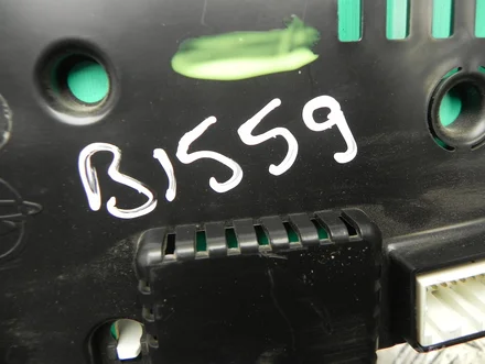 Ssangyong 80210-09050 / 8021009050 KYRON 2006 Dashboard (instrument cluster) km/h Automatic Transmission