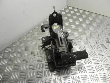 Toyota D2 YARIS (_P13_) 2014 Engine Mounting
