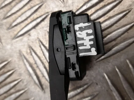 Volkswagen 2GA952126 T-Roc (A11/AC7) 2018 Safety switch for central locking system