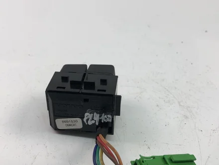 Volvo 8691530 V50 (MW) 2007 Button for electronic stability program