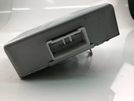 Hyundai 95300-C8000 / 95300C8000 i20 (GB) 2016 control unit