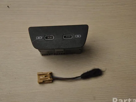 Volkswagen 2G6035954 T-Roc (A11/AC7) 2022 Multimedia interface box with control unit