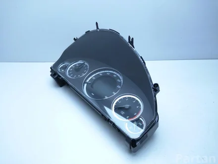 Mercedes-Benz A212 900 52 03 / A2129005203 E-CLASS (W212) 2010 Dashboard (instrument cluster) mph