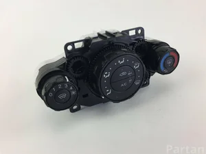 Ford 8A6118549AE FIESTA VI 2012 Панель управления автом.сист. кондиционера