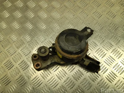 Toyota FCD500 YARIS (_P13_) 2015 Suspensión del motor
