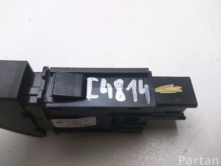 MAZDA GS1D 66 4H0A, GS1D664H0A / GS1D664H0A, GS1D664H0A 6 Saloon (GH) 2008 Emergency light/Hazard switch