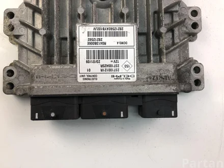 Renault 237100121R; 237100425R / 237100121R, 237100425R MEGANE CC (EZ0/1_) 2011 Control unit for engine