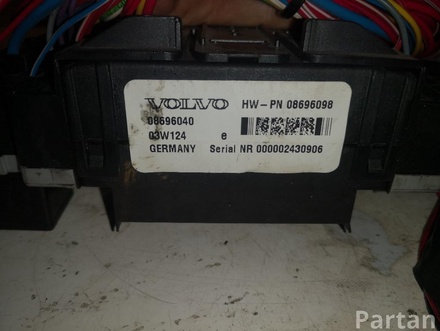 VOLVO 08696040 S60 I 2003 Fuse Box