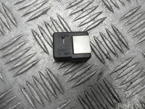 Tesla 1681904-00-A / 168190400A Model Y 2023 Input device