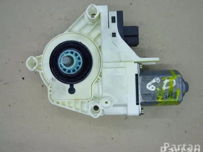 Audi 4F0 959 802 A / 4F0959802A A6 (4F2, C6) 2005 Langų pakėlimo varikliukas dešinysis galinis