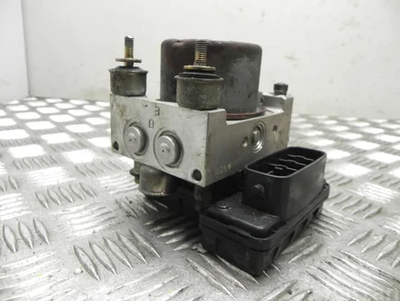 Toyota 44510-52220, 89541-52110 / 4451052220, 8954152110 YARIS VERSO (_P2_) 2002 Control unit ABS Hydraulic