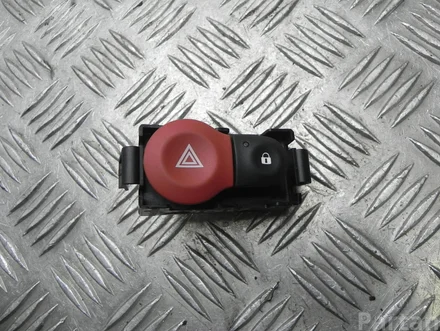 Renault E3160102 Twingo Z.E 2021 Emergency light/Hazard switch