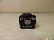 TOYOTA RAV 4 III (_A3_) 2006 Key switch for deactivating airbag