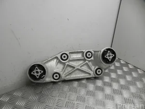 Tesla 20179820 MODEL S 2017 Bracket