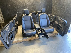 Lexus ES VII XZ10 2024 Sėdynių komplektas Durų panelė Porankis